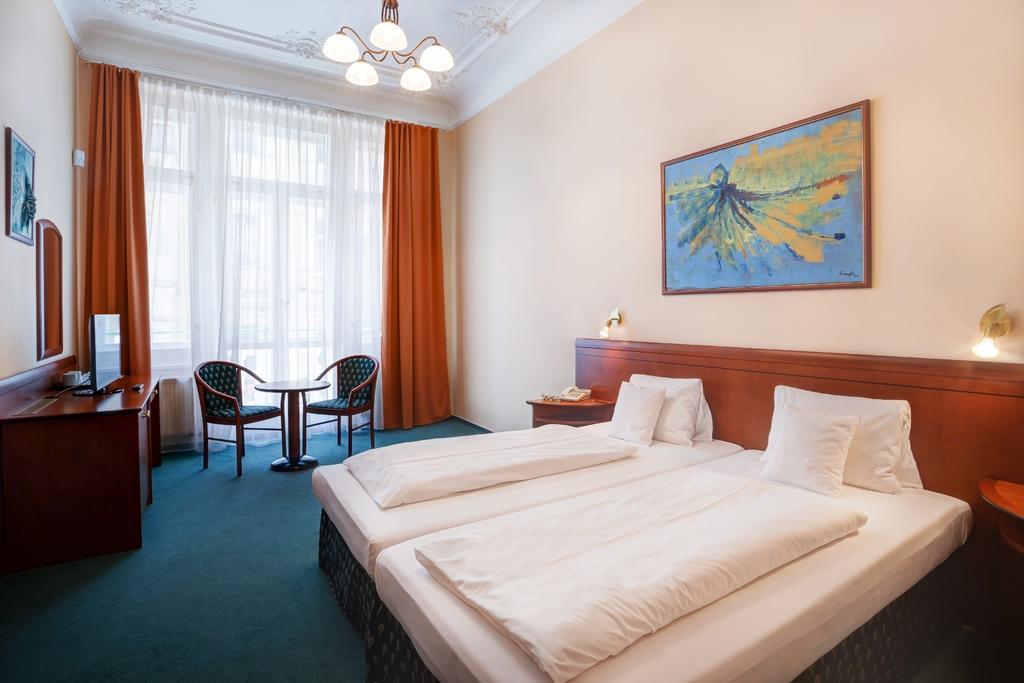 Hotel Westend Marianske Lazne Room photo