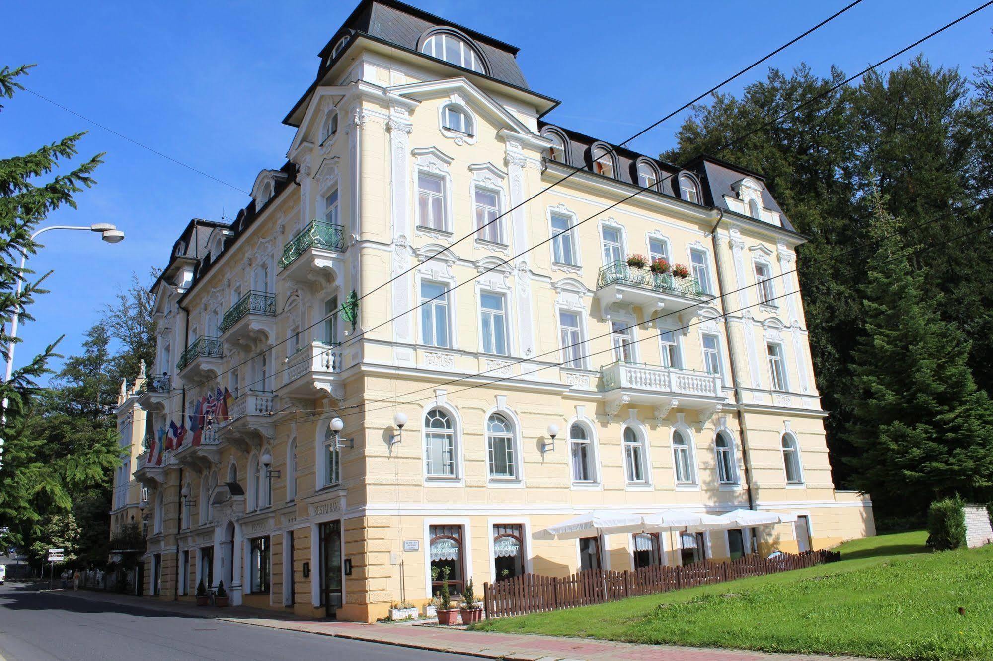 Hotel Westend Marianske Lazne Exterior photo