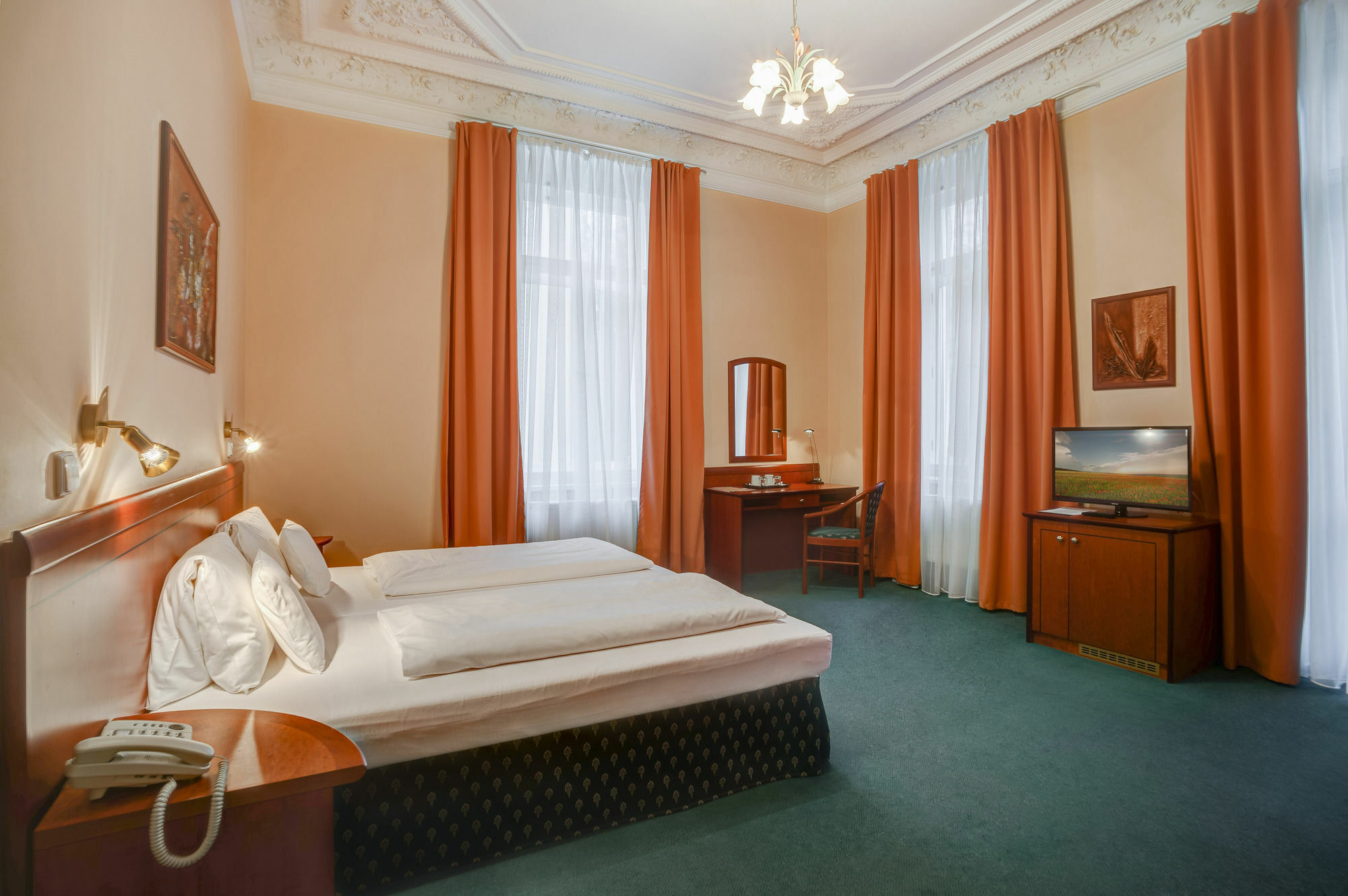 Hotel Westend Marianske Lazne Exterior photo